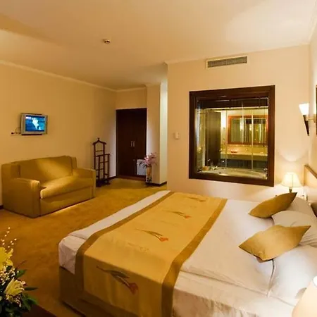 Hotel Western Khan