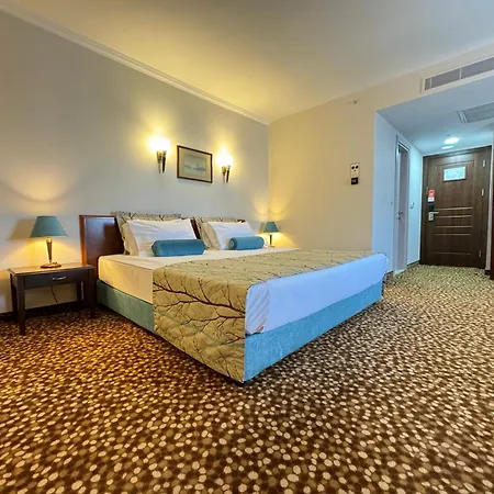 Hotel Western Khan