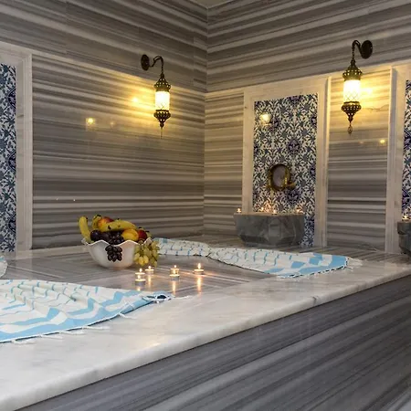 Western Khan Hotel 4*