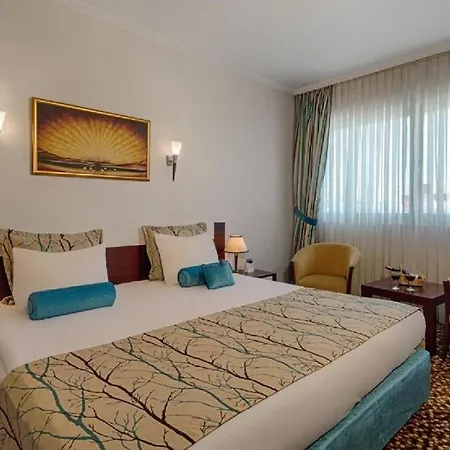 Hotel Western Khan 4*